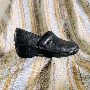 BORN Kids Clogs Size 1 unworn